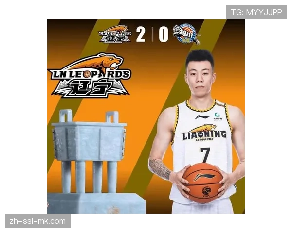 镜头聚焦：张镇麟飞身抢断发起快攻，引爆辽宁主场